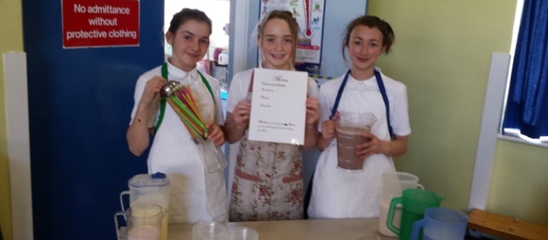 Jan and her IKIC team sell out of milkshakes at school fair!